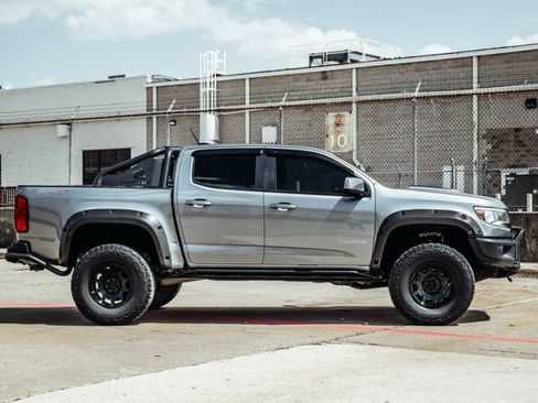 Used 2019 Chevrolet Colorado ZR2 w/ Colorado ZR2 Bison Edition AWD/4WD image 13