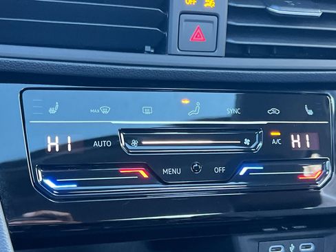 Certified 2025 Volkswagen Jetta SE image 19