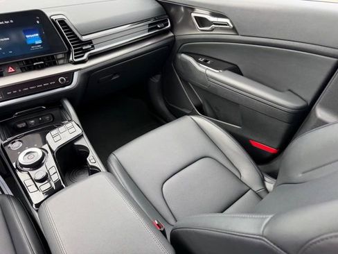 Certified 2025 Kia Sportage EX image 15