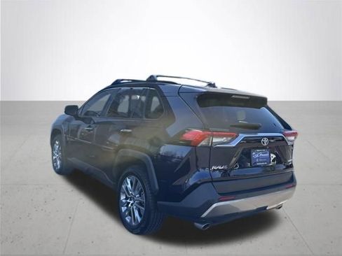 Used 2022 Toyota RAV4 Limited image 8