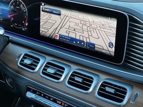 Used 2025 Mercedes-Benz GLS 63 AMG 4MATIC image 44