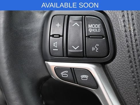 Used 2015 Toyota Highlander Limited w/ Driver Technology Package AWD/4WD image 18