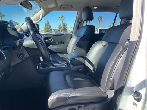 Used 2024 Nissan Armada SV image 7