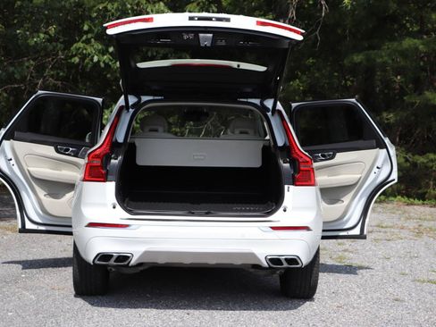 Used 2019 Volvo XC60 T6 Inscription w/ Protection Package Premier AWD/4WD image 5