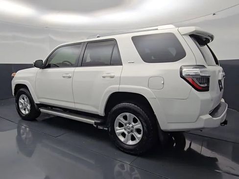Used 2016 Toyota 4Runner SR5 AWD/4WD image 5