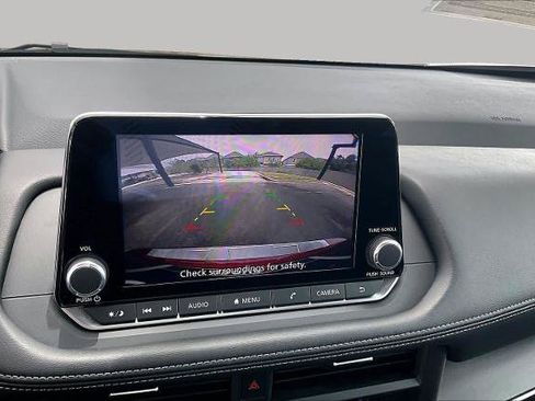 Certified 2026 Nissan Rogue SV FWD image 26