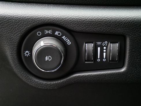 New 2026 Chrysler Pacifica Limited w/ Trailer Tow Group image 14