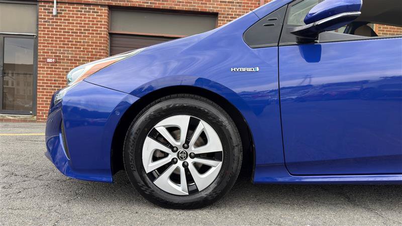 Used 2018 Toyota Prius Two w/ Prius Two Safety Plus Package FWD image 5