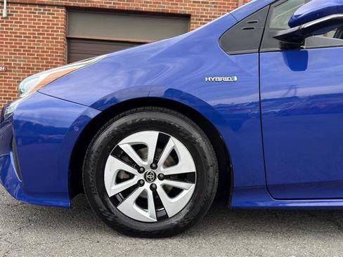 Used 2018 Toyota Prius Two w/ Prius Two Safety Plus Package FWD image 5