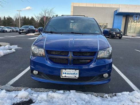 Used 2019 Dodge Grand Caravan GT image 2
