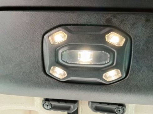 Used 2020 Jeep Gladiator Rubicon AWD/4WD image 25