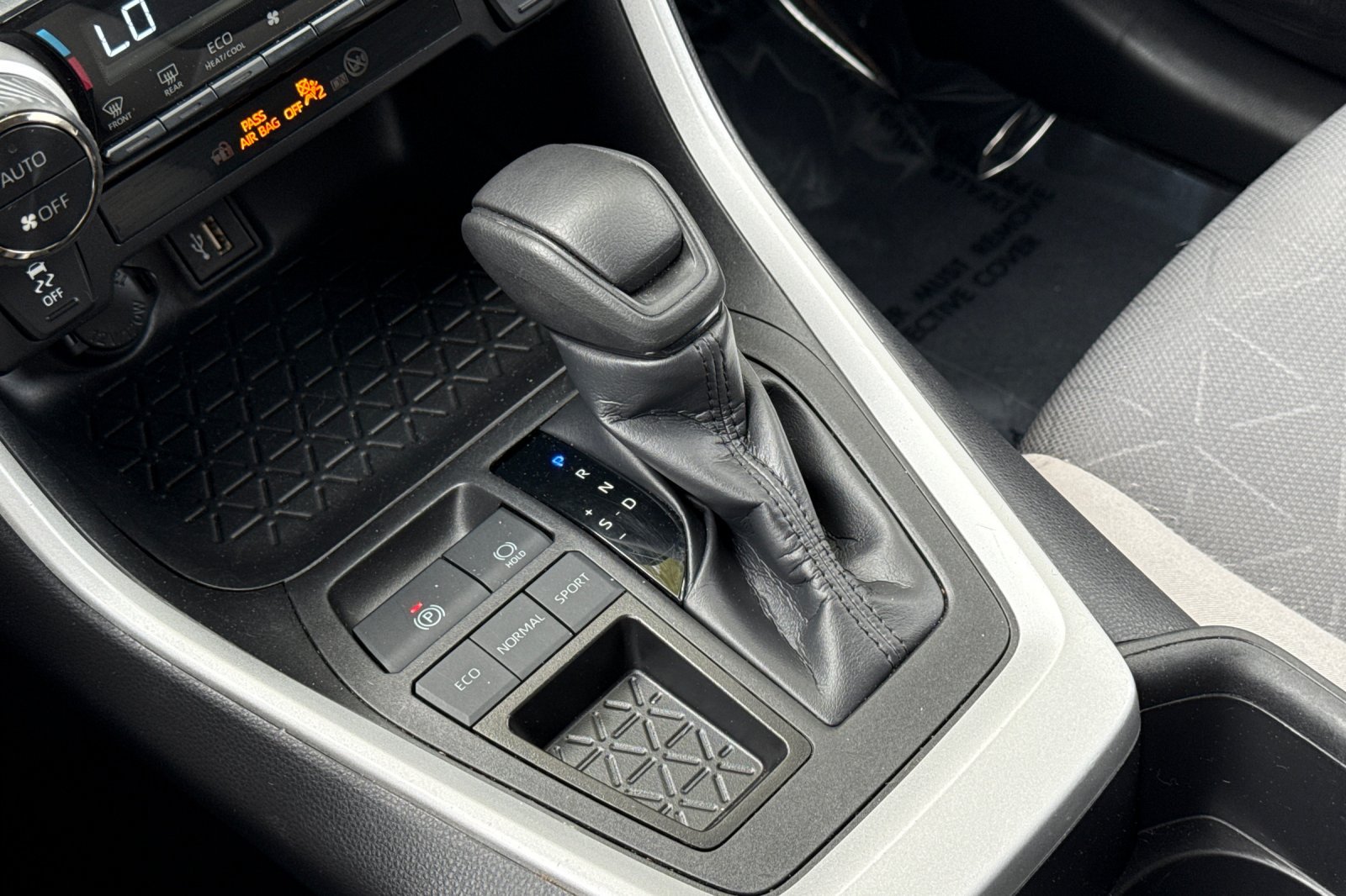 Certified 2024 Toyota RAV4 XLE FWD image 21