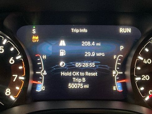 Used 2024 Jeep Compass Latitude image 14