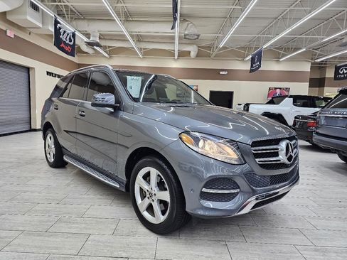 Used 2018 Mercedes-Benz GLE 350 w/ Premium 1 Package image 4