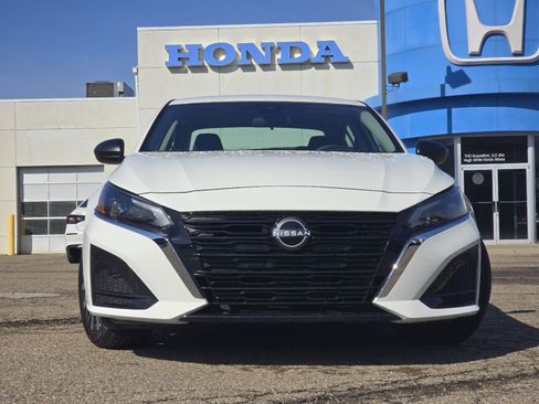 Used 2025 Nissan Altima 2.5 SV image 8