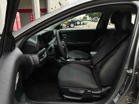 Used 2025 Kia K4 FWD image 10