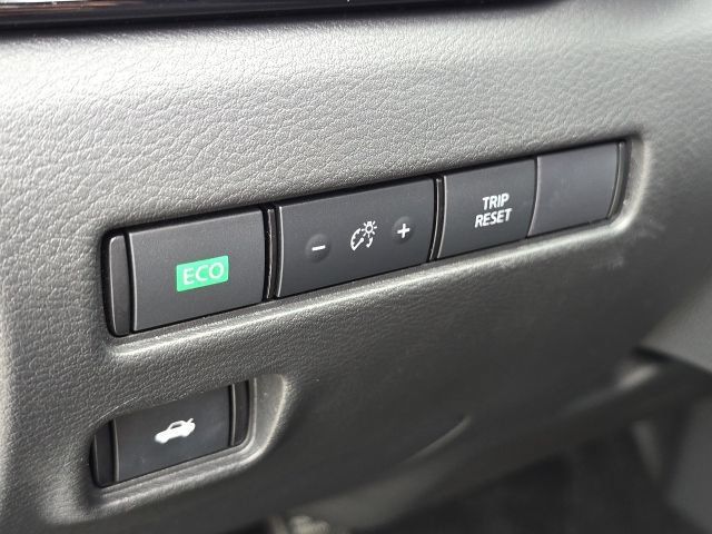 Used 2024 Nissan Sentra SR FWD image 23
