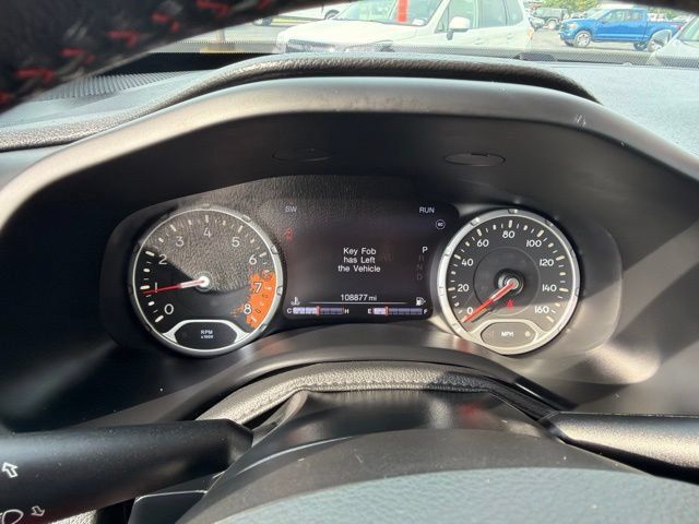 Used 2018 Jeep Renegade Trailhawk w/ Popular Equipment Group AWD/4WD image 18