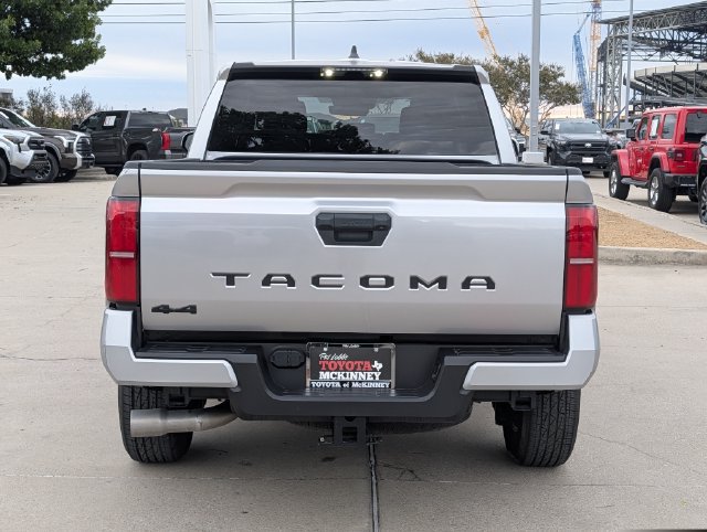 Used 2025 Toyota Tacoma SR5 AWD/4WD image 7