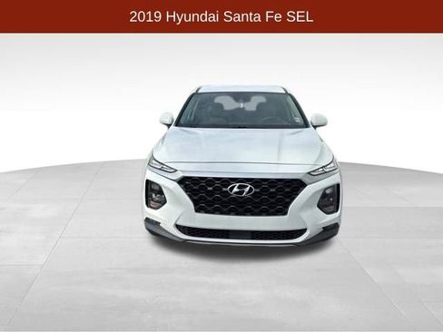 Used 2019 Hyundai Santa Fe SEL FWD image 2