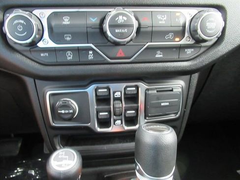 New 2026 Jeep Gladiator Sport AWD/4WD image 23
