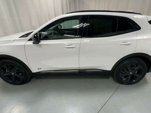 Used 2025 Buick Envision Sport Touring image 5