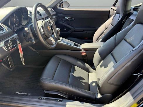 Used 2024 Porsche 718 Cayman w/ Sport Chrono Package image 13