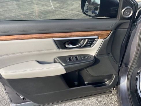 Used 2021 Honda CR-V Touring image 9