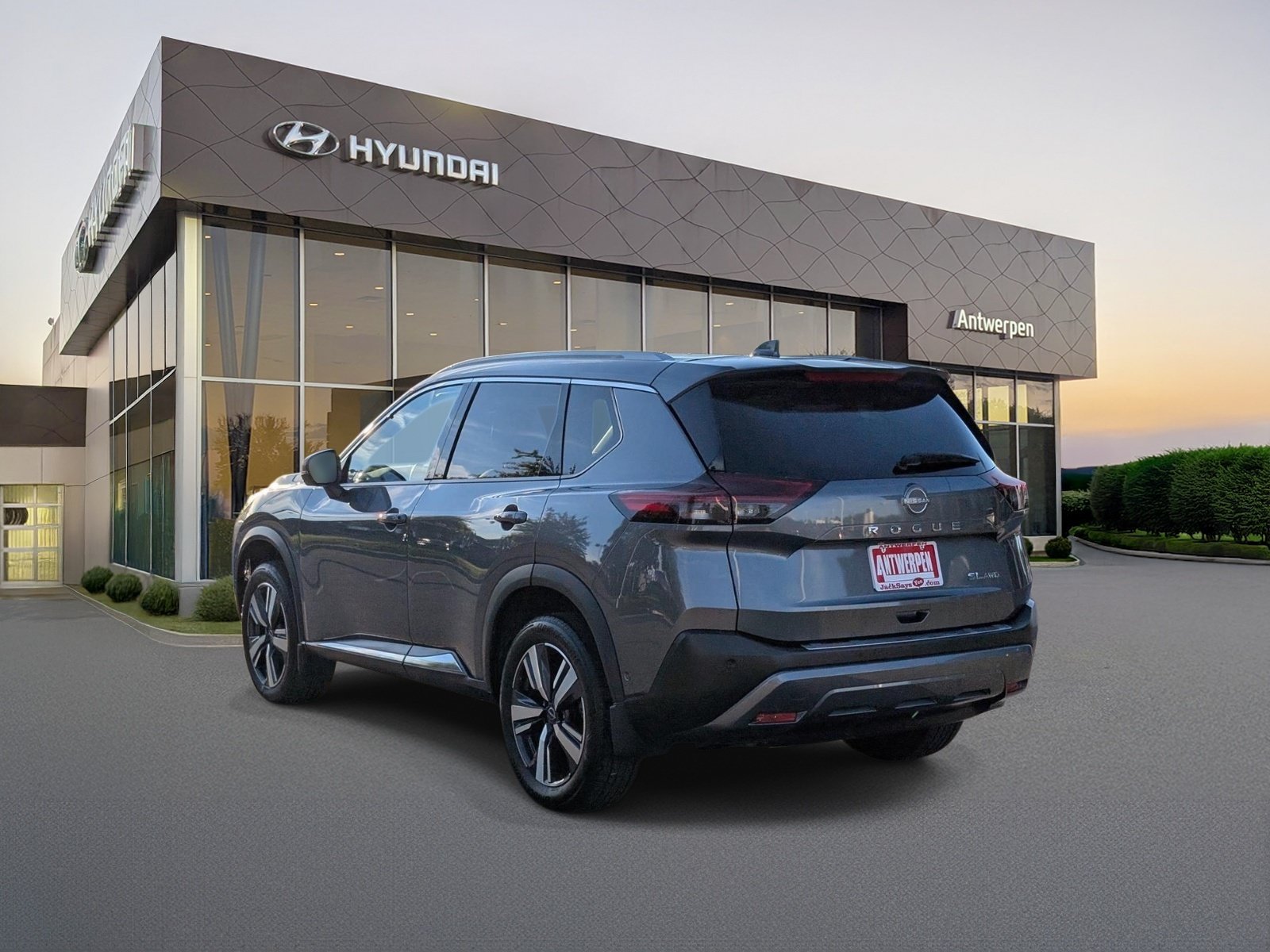Used 2023 Nissan Rogue SL w/ SL Premium Package AWD/4WD image 5
