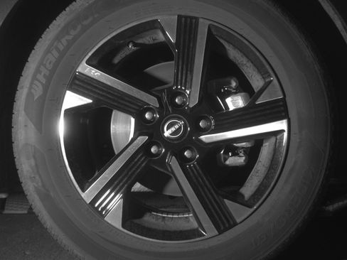 Used 2025 Nissan Sentra SV FWD image 13