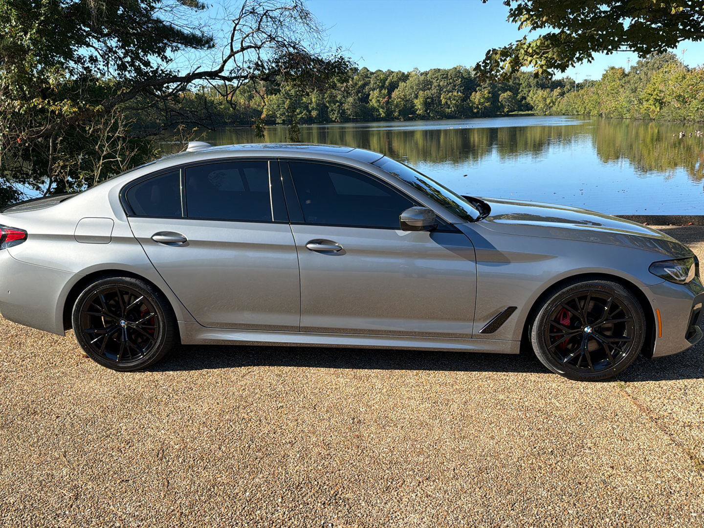 Used 2023 BMW 530i xDrive w/ M Sport Package AWD/4WD image 4