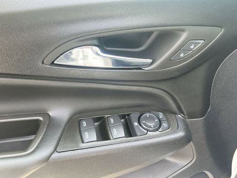 Used 2023 Chevrolet Equinox LT image 22