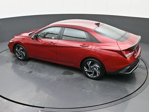 Certified 2025 Hyundai Elantra Sport image 43