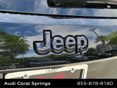 Used 2020 Jeep Grand Cherokee Altitude AWD/4WD image 7