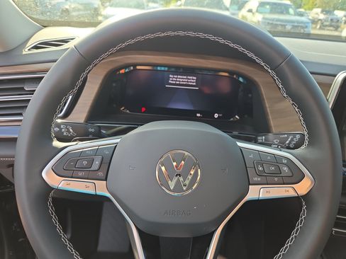 New 2026 Volkswagen Atlas SE image 10