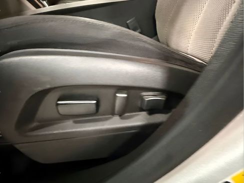Used 2017 Chevrolet Equinox LT w/ Convenience Package FWD image 25
