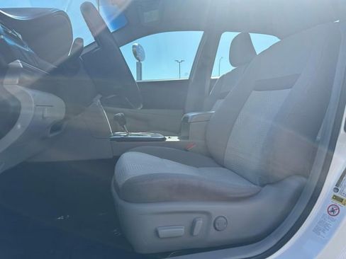 Used 2014 Toyota Camry LE image 10