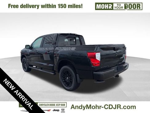 Used 2019 Nissan Titan SL w/ Midnight Edition image 5
