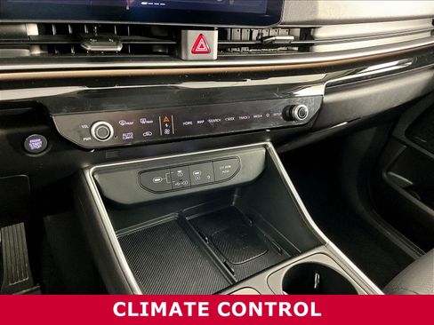 Certified 2025 Kia Carnival SX Prestige FWD image 15