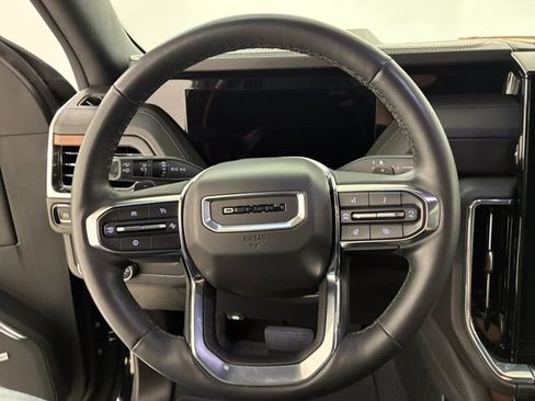 Certified 2025 GMC Yukon Denali AWD/4WD image 22