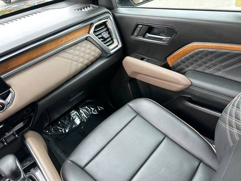 Used 2024 GMC Canyon Denali AWD/4WD image 21
