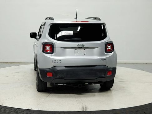 Used 2017 Jeep Renegade Latitude AWD/4WD image 7