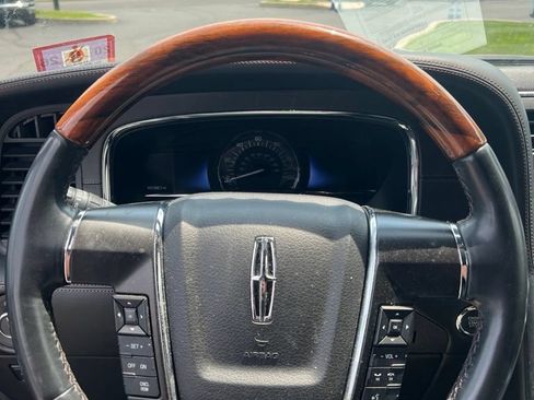 Used 2017 Lincoln Navigator Reserve AWD/4WD image 11