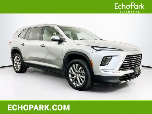 Used 2025 Buick Enclave Preferred image 1