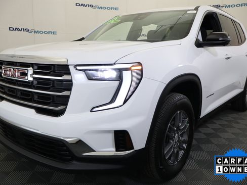 Used 2025 GMC Acadia Elevation image 11