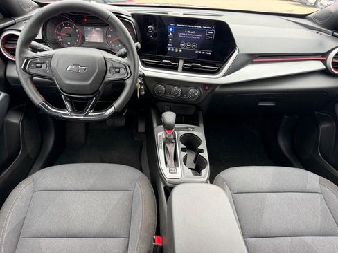 Used 2024 Chevrolet Trax RS FWD image 9
