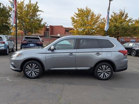Used 2019 Mitsubishi Outlander SEL image 2