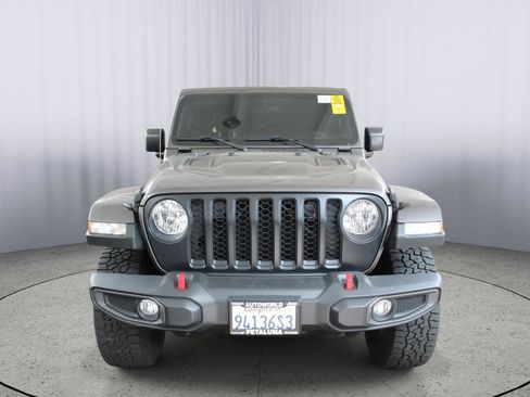 Used 2023 Jeep Gladiator Rubicon w/ Cold Weather Group AWD/4WD image 2