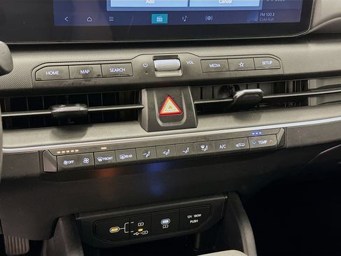 Used 2025 Kia K4 LXS image 24