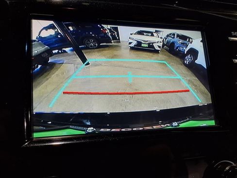 Used 2019 Toyota Camry SE image 14